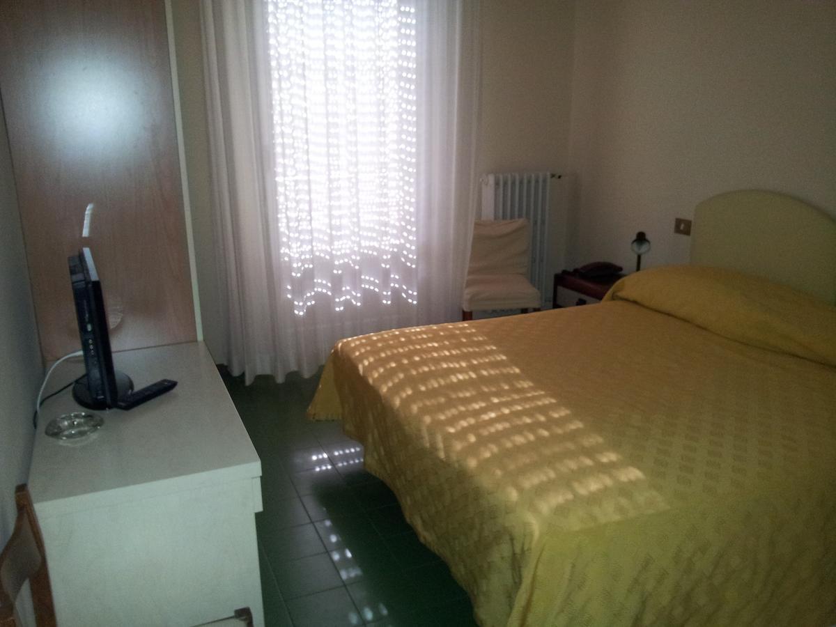 Hotel Meridiana Tabiano Terme Extérieur photo